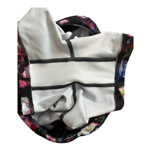 FLEO Butterfly Daydream Power High Rise Shorts - Picture 9 of 10